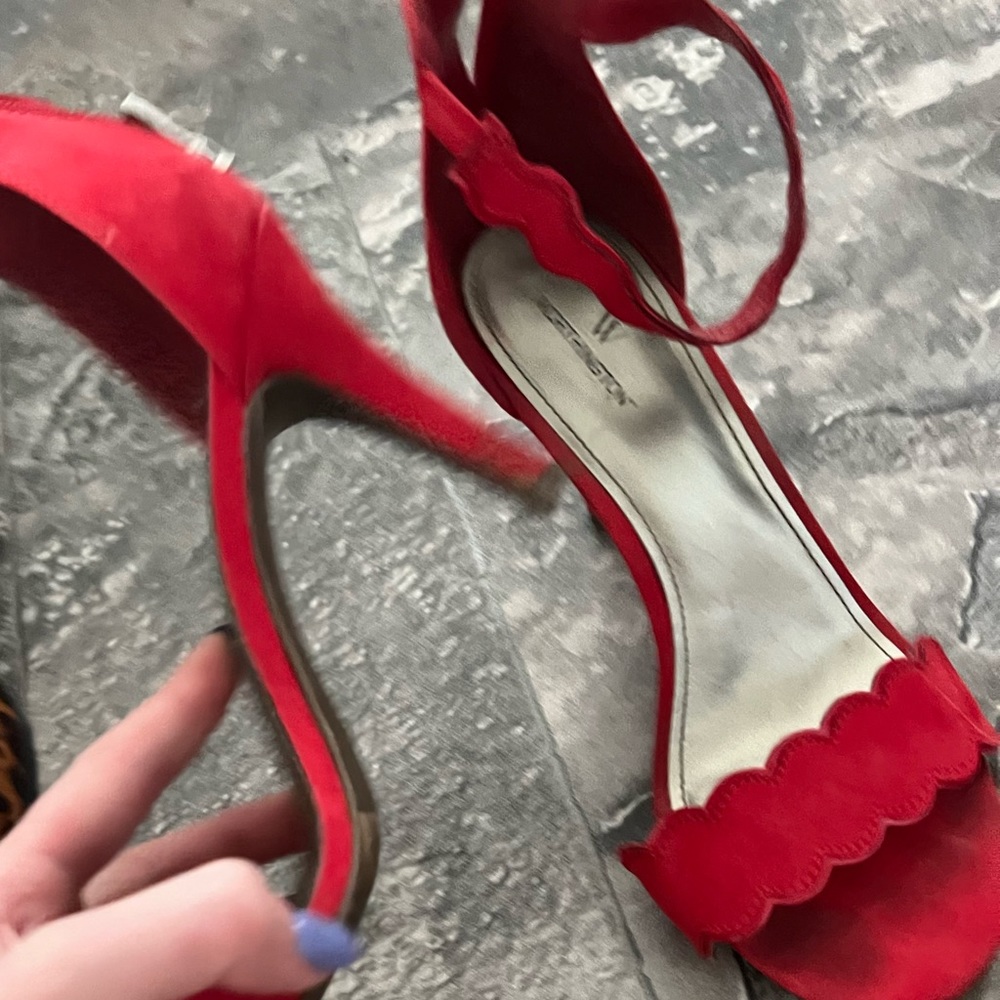 Red heels - Picture 3 of 3